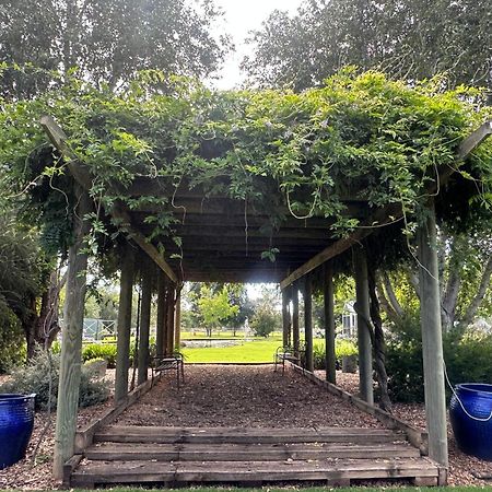 グリフィス Jen'S Garden Pods Bed & Breakfast エクステリア 写真
